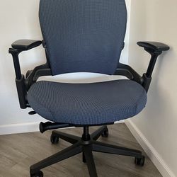 Steelcase office chair (WIDE) 