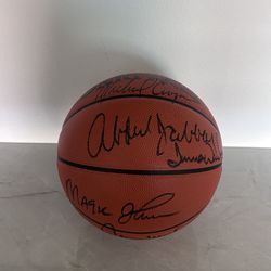 Upper Deck 1987-88 Los Angeles Lakers NBA Champs Team Signed Ball SEND OFFERS!!!