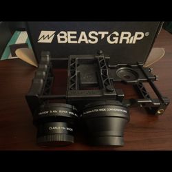 Beast grip with Wide Lens. For Phone Photographer 