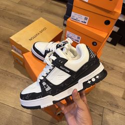 £V Men Shoes