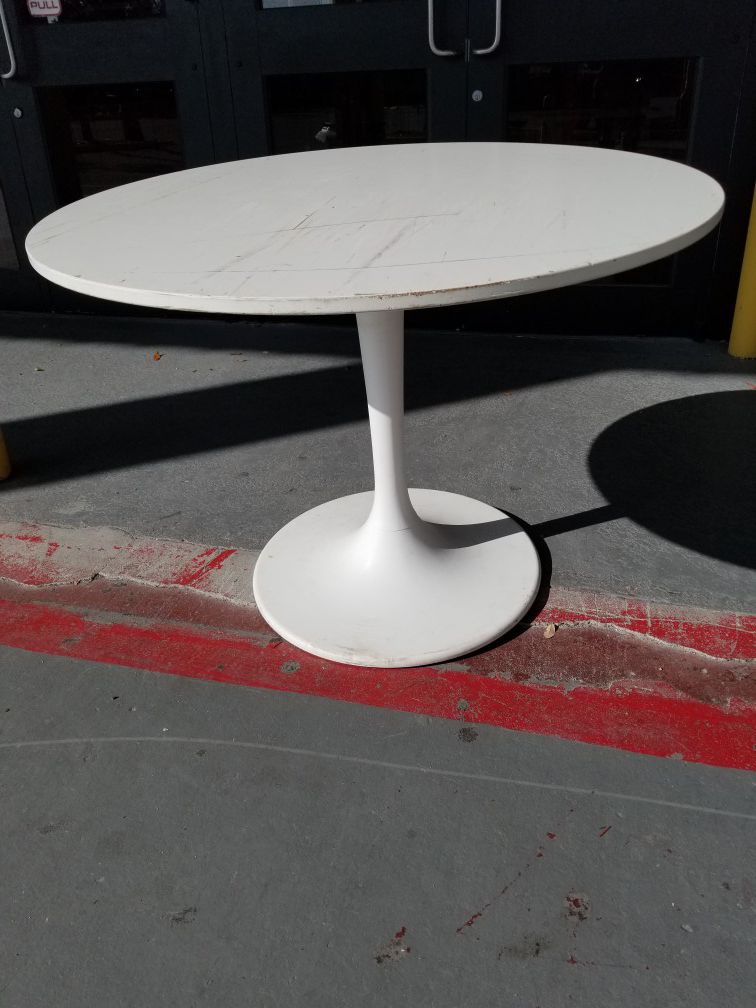 IKEA TULIP STYLE TABLE