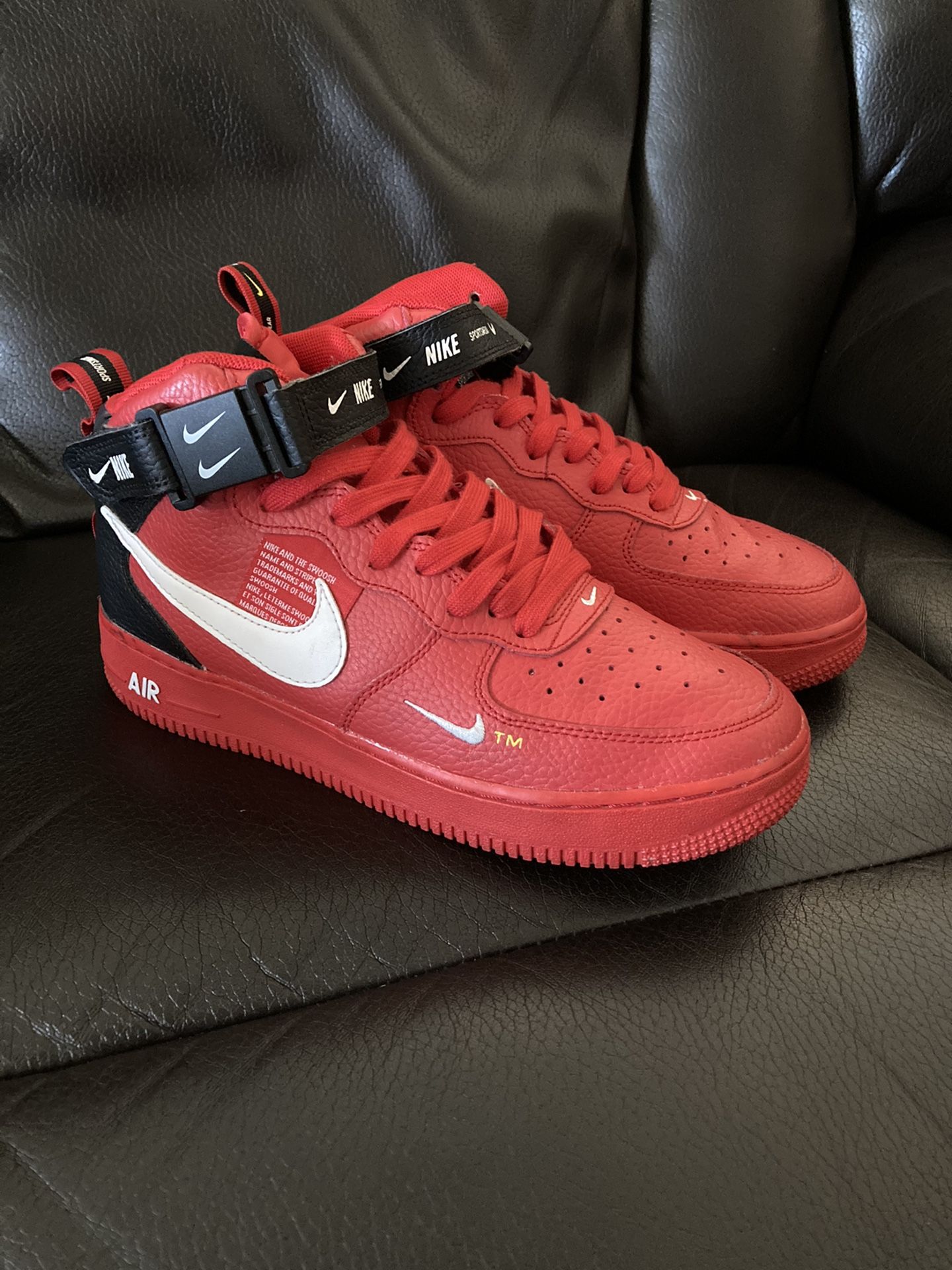 Nike Air Force 1 Mid LV8 Utility 'University Red' AV3803-600 Size 6.5y Run  Big for Sale in Long Beach, CA - OfferUp