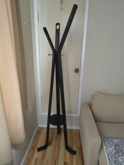 Free-standing coat rack / tree