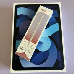 Apple iPad Air 4th Generation 64GB with Original Box, Pencil, keyboard case