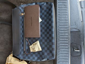 Authenticated Louis Vuitton Damier Cobalt Greenwich Messenger Blue