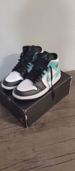 Air Jordan 1MID Mens 7.5 Tropical Twist $25
