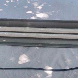 Fluorescent Light Fixture