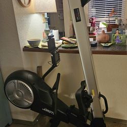 New and in excellent condition Joroto MR60 Rowing Machine