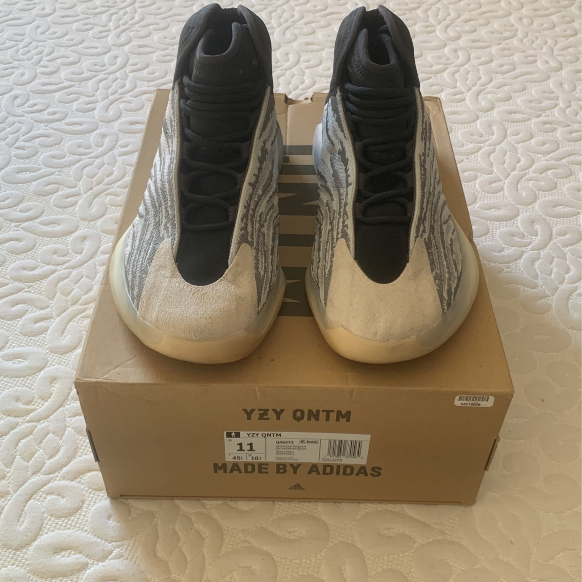 Yeezy QNTM Basketball Shoes