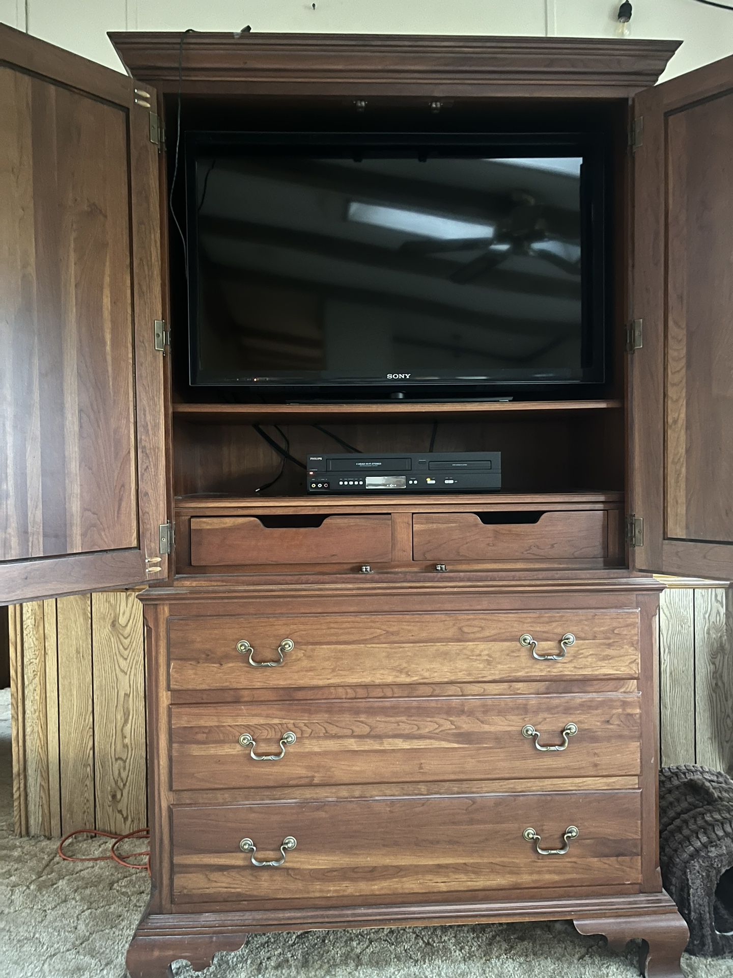 TV Cabinet with TV and DVD/VHS player included 