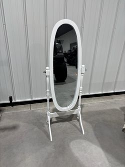 Standing mirror