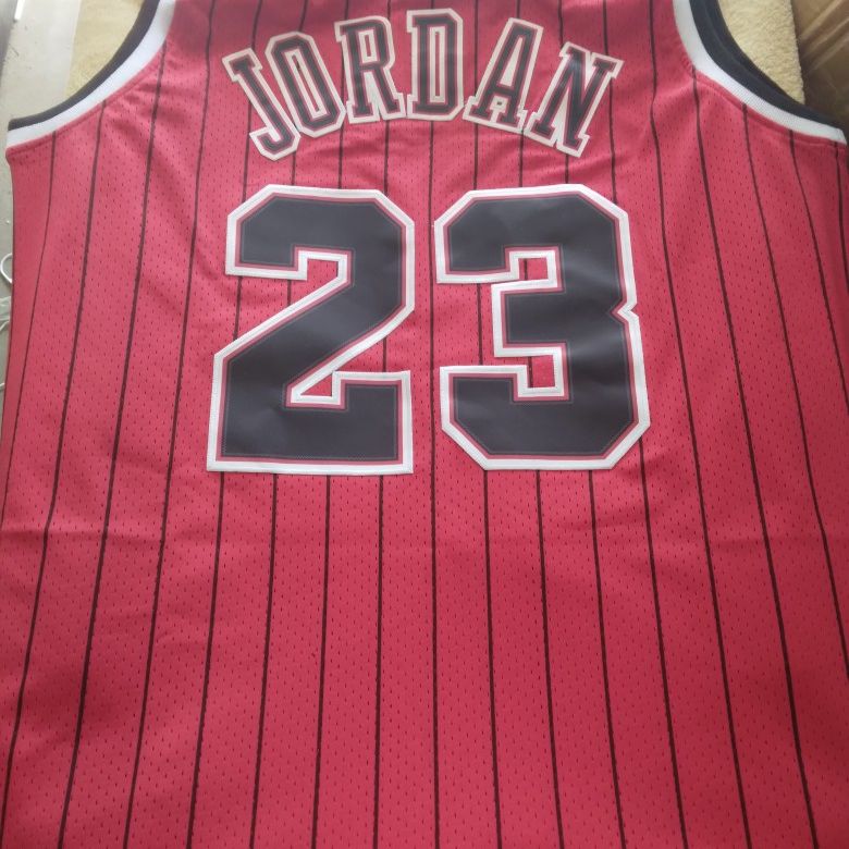 Michael Jordan Pinstripe Jersey(L) for Sale in Rochester, MI - OfferUp