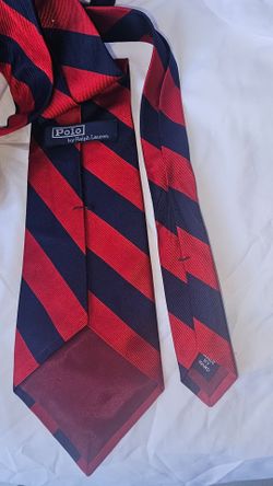 Polo by Ralph Lauren tie features a classic red and navy blue diagonal stripe pattern.Material: It is crafted from woven https://offerup.com/redirect/