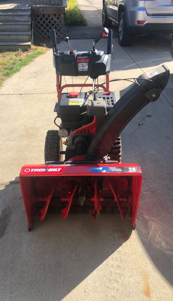 TROY BILT 28” Storm Snow Blower. Also Has Electric start for Sale in