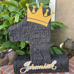 Glo's Custom Made Piñatas