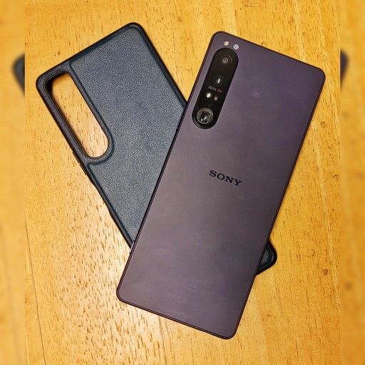 Sony Xperia 1 IV 5G 512GB Unlocked DUAL SIM 6.5” 4K 120Hz HDR OLED 4K 120FPS video, true optical zoom + Case & 512GB MICRO SD