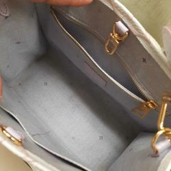 Lv Purse 