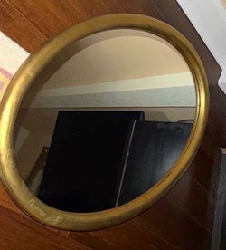 Round Gold Frame Wall Mirror