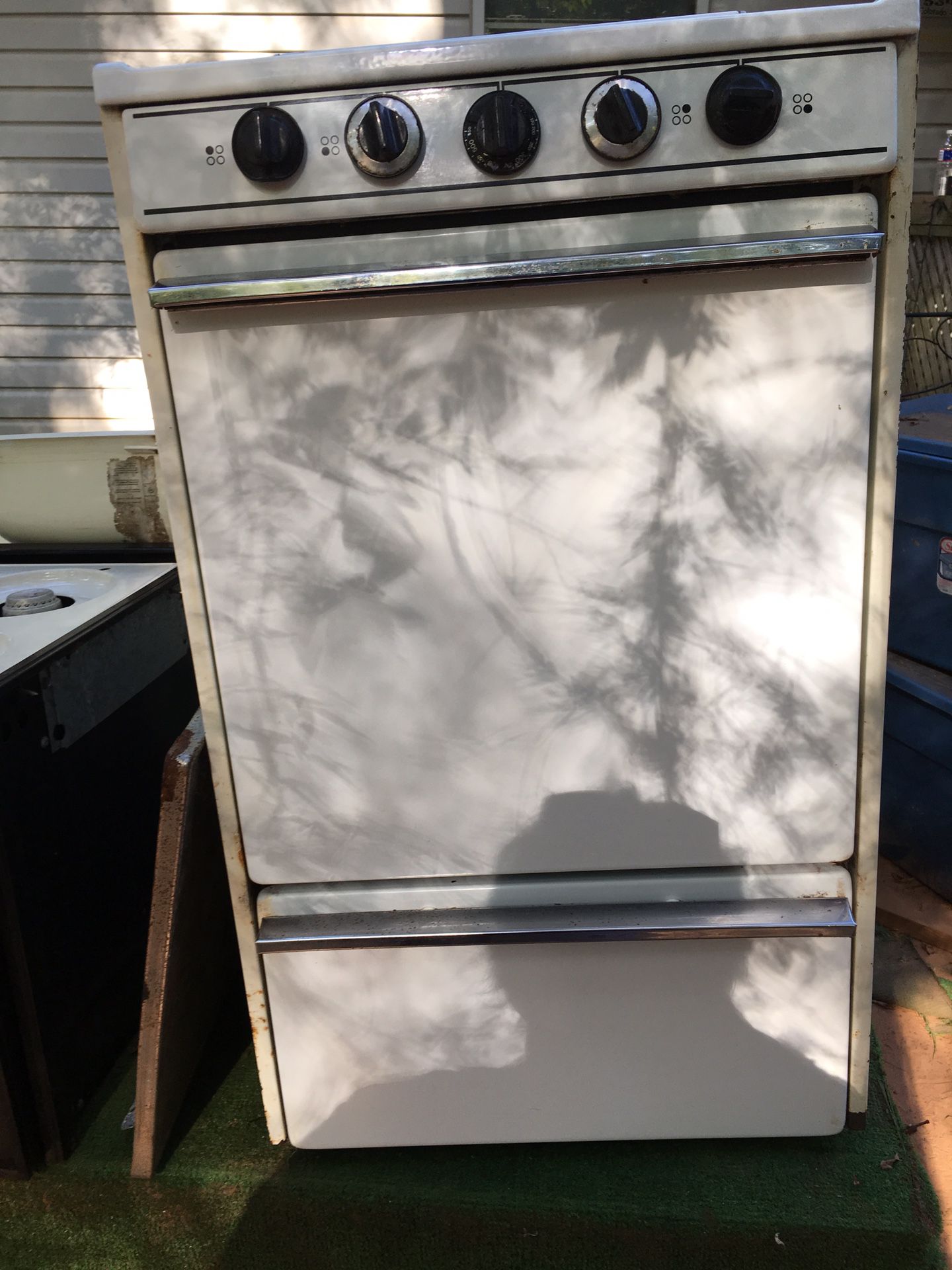 Small standing range/oven for rv camper or small apt. Gas
