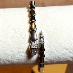 Serpent bracelet