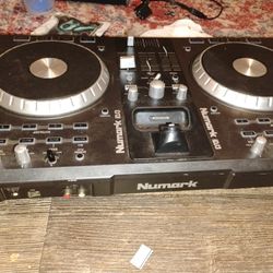 Numark Turntable 