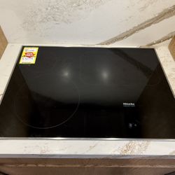 Miele 30” Black Induction Cooktop