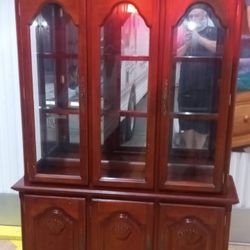 Vintage American Drew Chippendale Style Cherry China Cabinet Hutch