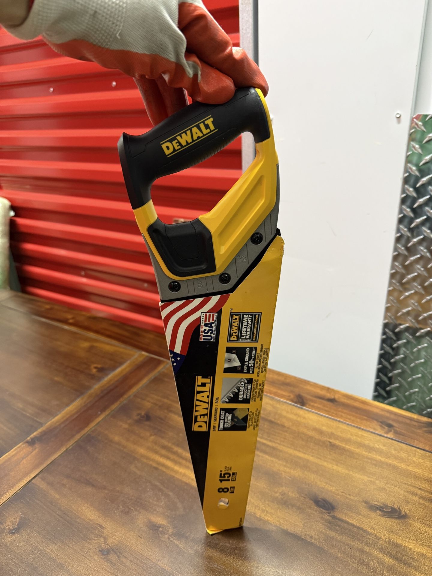 DEWALT 15 in. Tooth Saw with Aluminum Handle