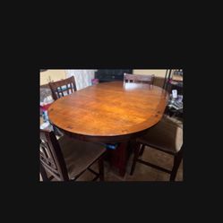 Dining Table / Comedor 
