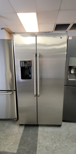 GE Side‑by‑Side Fridge – Stainless, Ice & Water