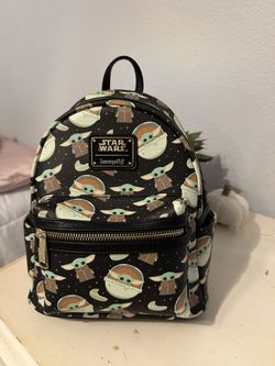 Baby Yoda Lounge Fly