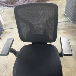 Black Mesh Office Chair 