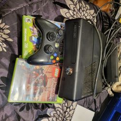 Black XBOX 360 AND 10 GAMES