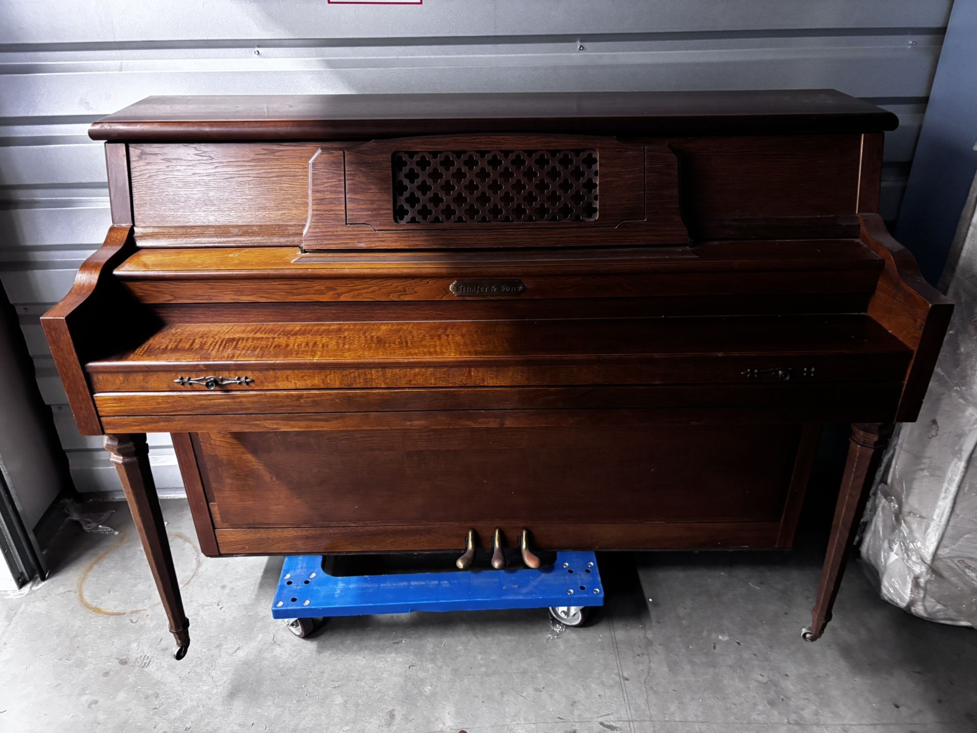Upright piano Free delivery 🚚