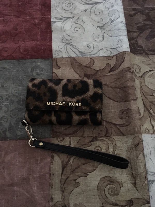 Michael Kore cell phone wallet for any IPHONE 5