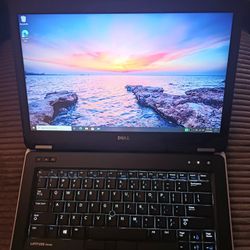 Dell Latitude 14" Laptop Intel Core i7 16 GB RAM 250 GB SSD 1080P LCD ATI Radeon Graphics Windows 11 Professional 