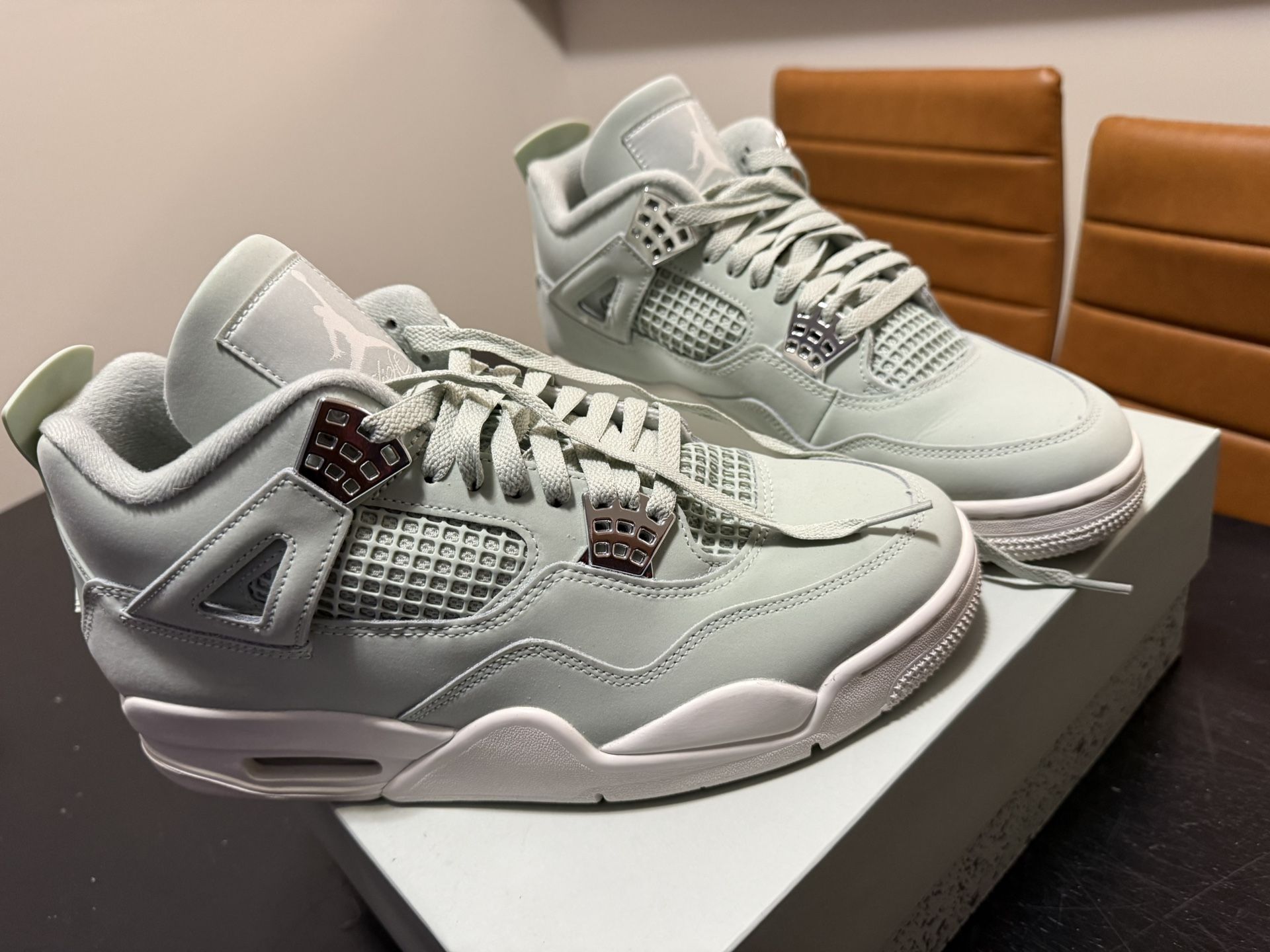 Air Jordan Retro 4 "Seafoam"