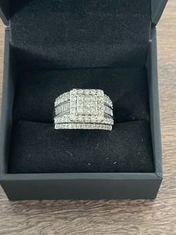 BEAUTIFUL DIAMOND RING SIZE 8.5 14K WHITE GOLD 2.00  CT TW  I ADDED 2 ADDITIONAL BANDS