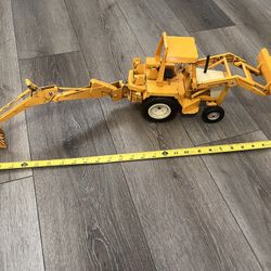 Vintage  All Metal 1/16 Scale  70's ERTL International Harvester Metal  Backhoe Loader Over 2 Feet Long   