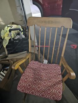Vintage Maple-Finish Windsor Style Rocking Chair with Geometric Cushion