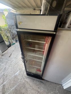 Display refrigerator