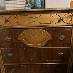 1940s Dresser - 4 drawer 