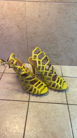 Yellow beauty  heel