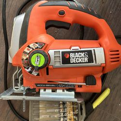 Black+Decker 5 amps Corded Jig Saw Tool with Extra Blades 