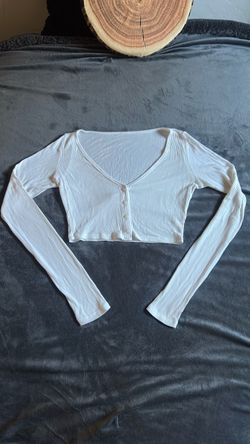 White long sleeved  Alo crop top