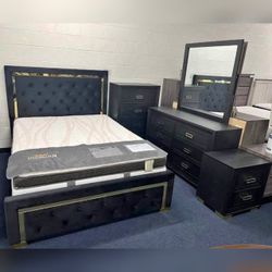 Thanks Giving offer 4PC King Queen size bed room set black and gold