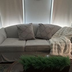 Couch… Must pick Up