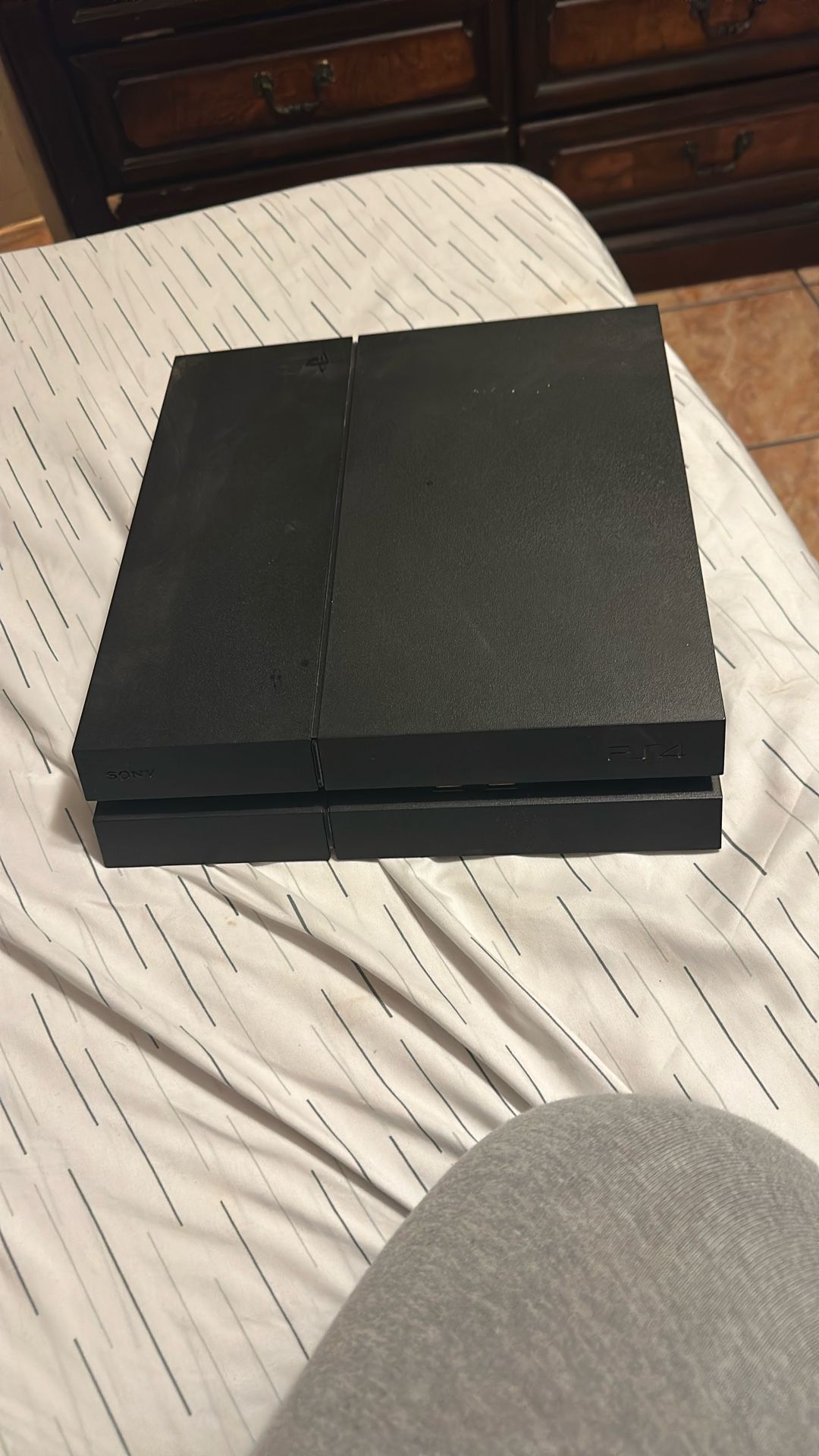 PS4 ONLY