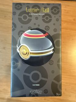 Pokemon Die-Cast Luxury Ball Replica