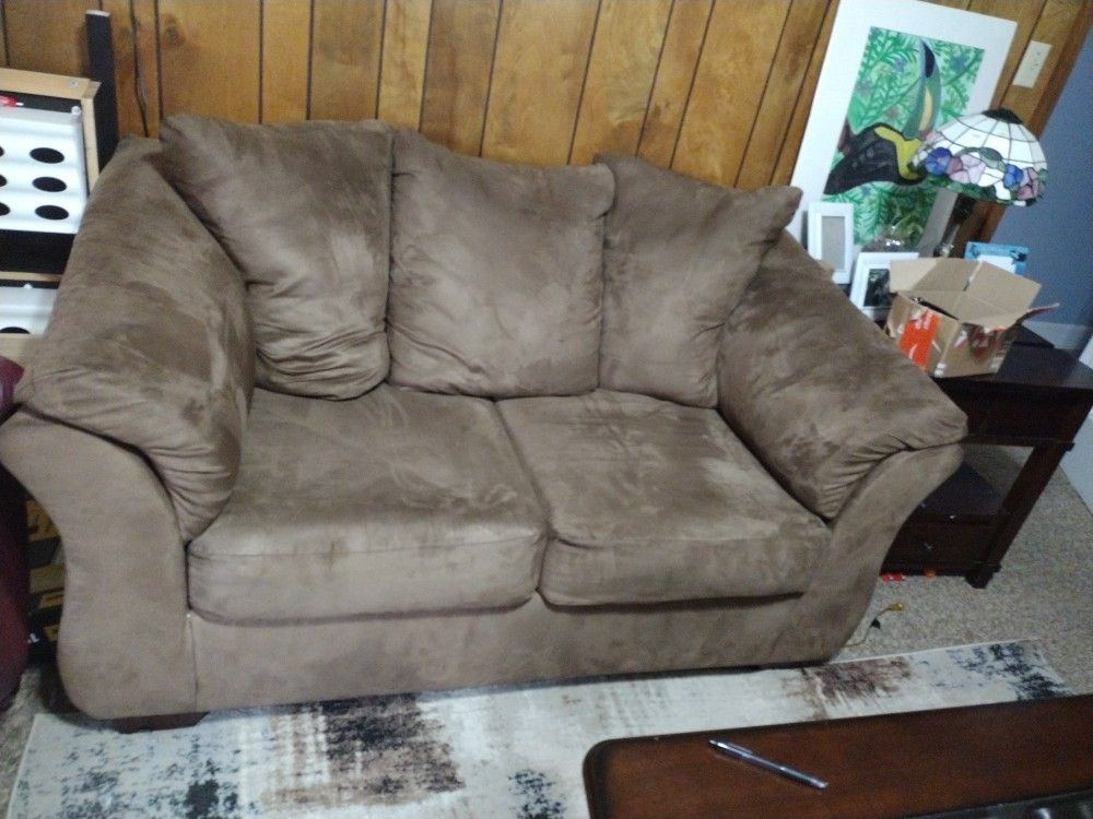 Loveseat 